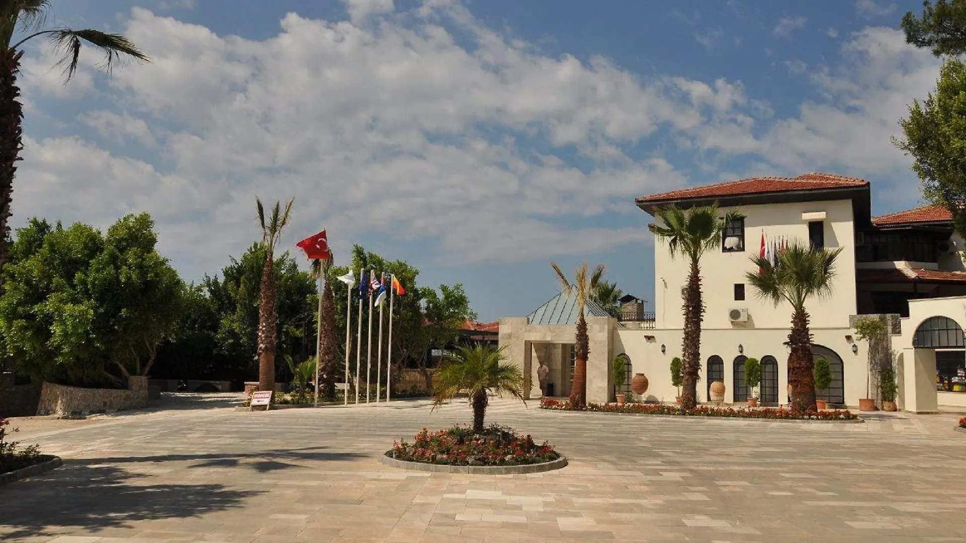 Nicholas Park Hotel Ολουντενίζ 4*,